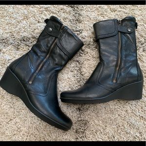 Taos black boots (sz 8)